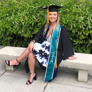 Meet your Posher, Laura